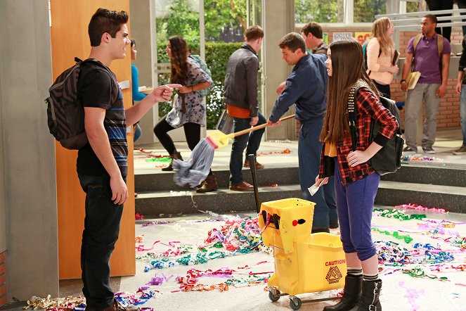 Best Friends Whenever - Season 1 - A Time to Travel - Photos