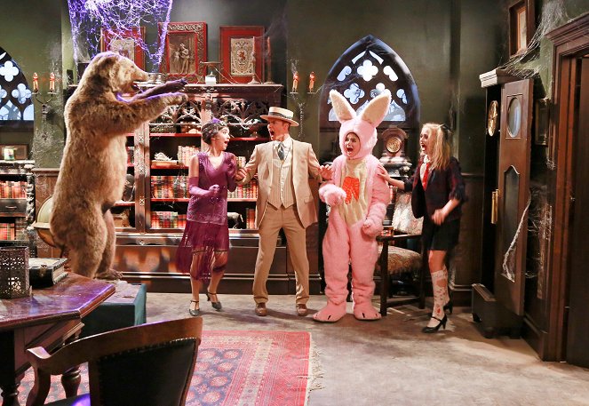 Best Friends Whenever - Season 1 - Cyd and Shelby's Haunted Escape - Photos