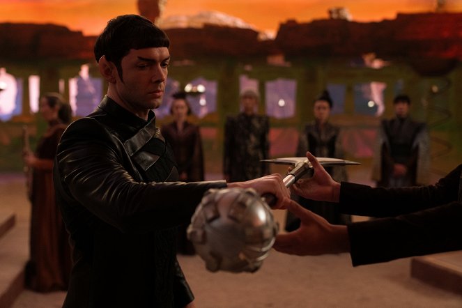 Star Trek: Strange New Worlds - Kaoottinen Spock - Kuvat elokuvasta - Ethan Peck