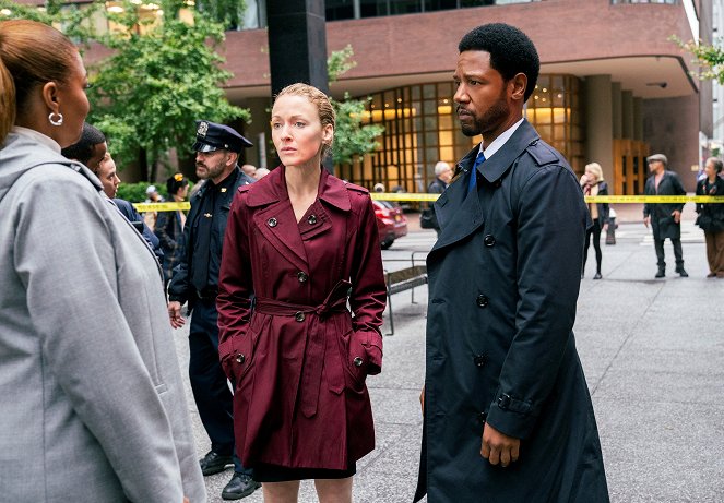 The Equalizer - Shooter - Photos - Jennifer Ferrin, Tory Kittles