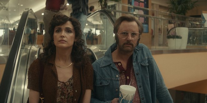 Physical - Let’s Get It on Tape - Filmfotos - Rose Byrne, Rory Scovel