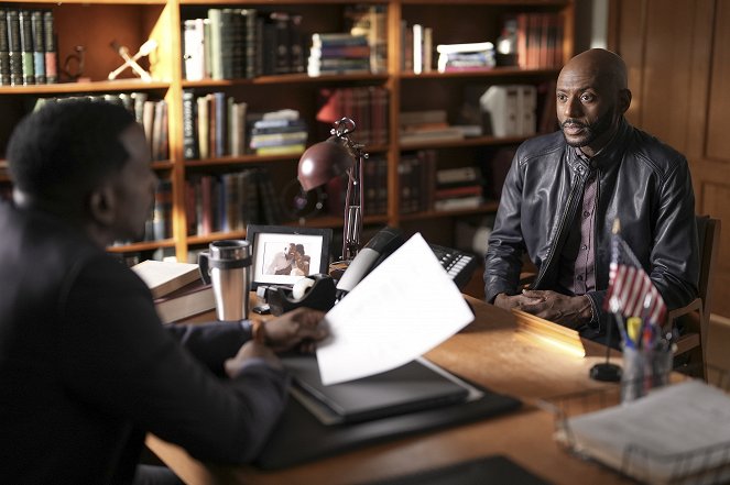 A Million Little Things - Season 4 - Just in Case - Photos - Romany Malco