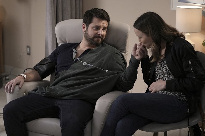 A Million Little Things - Season 4 - Just in Case - Photos - James Roday Rodriguez, Allison Miller