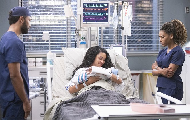 Grey's Anatomy - Season 18 - You Are the Blood - Photos - Anthony Hill, Kelly McCreary