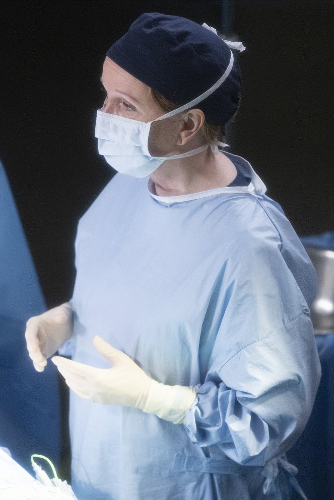 Grey's Anatomy - Season 18 - Out for Blood - Photos - Kate Burton