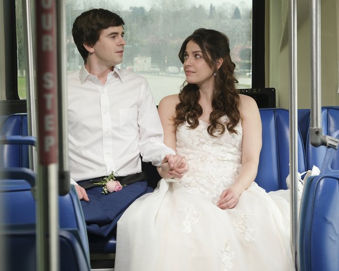 The Good Doctor - The Lea Show - Photos - Freddie Highmore, Paige Spara