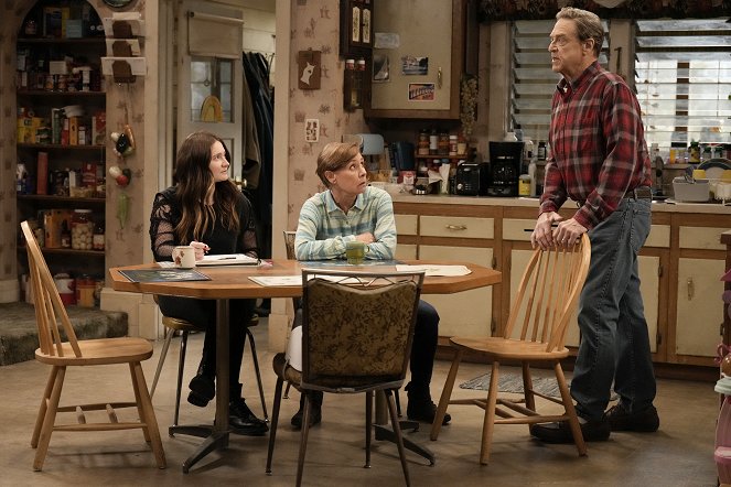 The Conners - Season 4 - The Best Laid Plans, A Contrabassoon and a Sinking Feeling - Van film - Emma Kenney, Laurie Metcalf, John Goodman