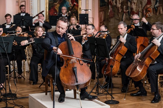 Marc Coppey - koncert z Buquoyského paláce v Praze - Photos