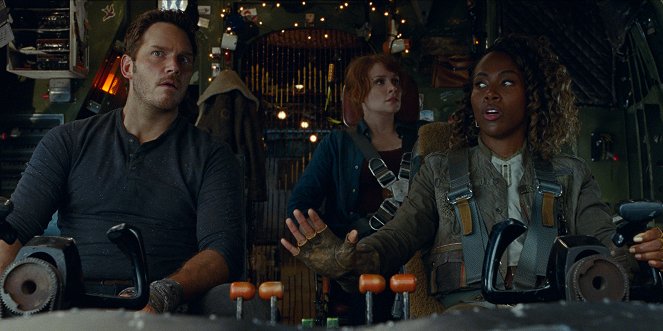 Jurský svět: Nadvláda - Z filmu - Chris Pratt, Bryce Dallas Howard, DeWanda Wise