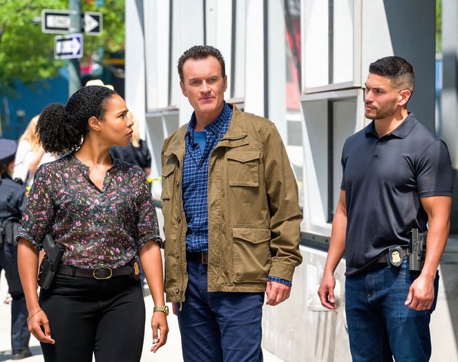FBI: Most Wanted - Exposed - Photos - Roxy Sternberg, Julian McMahon, Miguel Gomez