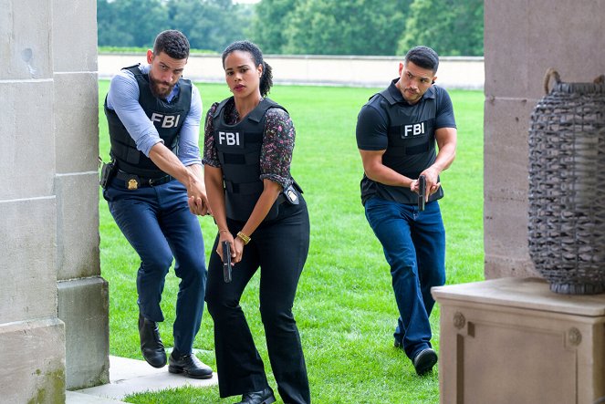 FBI: Most Wanted - Season 3 - Der Mann im Hintergrund - Filmfotos - Zeeko Zaki, Roxy Sternberg, Miguel Gomez