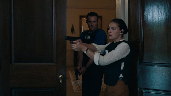 FBI: Most Wanted - Season 3 - Der Mann im Hintergrund - Filmfotos - Julian McMahon, Alexa Davalos