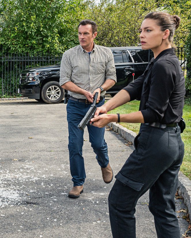 FBI: Most Wanted - Season 3 - Inherited - Z filmu - Julian McMahon, Alexa Davalos