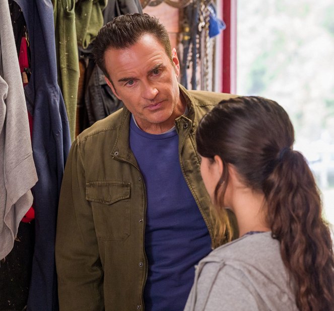 FBI: Most Wanted - Season 3 - Inherited - Photos - Julian McMahon