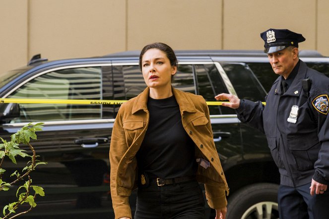 FBI: Most Wanted - A Man Without a Country - Do filme - Alexa Davalos