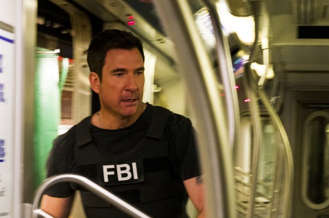 FBI: Most Wanted - A Man Without a Country - Kuvat elokuvasta - Dylan McDermott