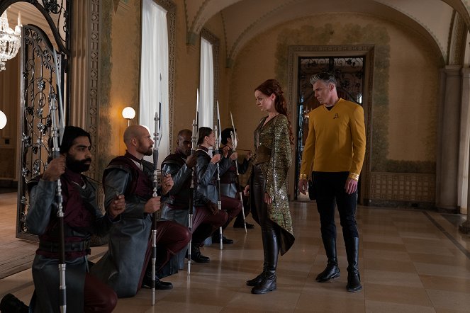 Star Trek: Strange New Worlds - Lift Us Where Suffering Cannot Reach - Photos - Lindy Booth, Anson Mount