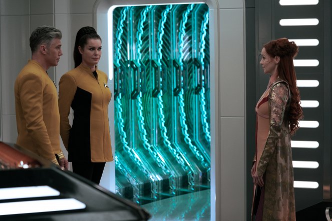 Star Trek: Strange New Worlds - Kärsimyksen ulottumattomiin - Kuvat elokuvasta - Anson Mount, Rebecca Romijn, Lindy Booth
