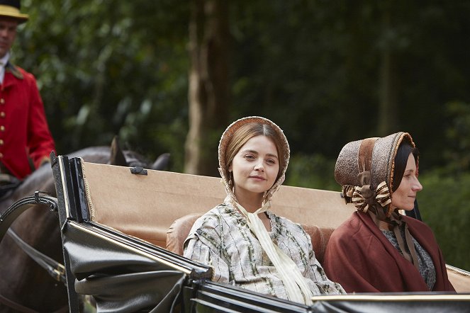 Victoria - Season 3 - Uneasy Lies the Head That Wears the Crown - Photos - Jenna Coleman, Kate Fleetwood