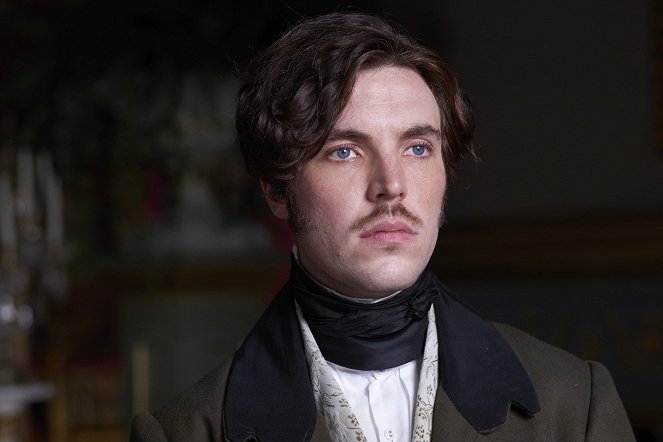 Victoria - Uneasy Lies the Head That Wears the Crown - Photos - Tom Hughes
