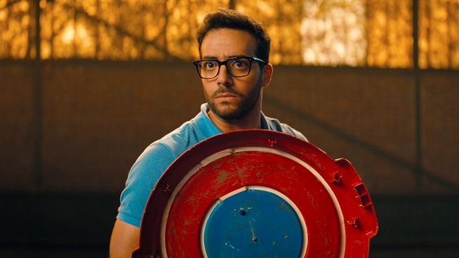 Super-héros malgré lui - Van film - Tarek Boudali