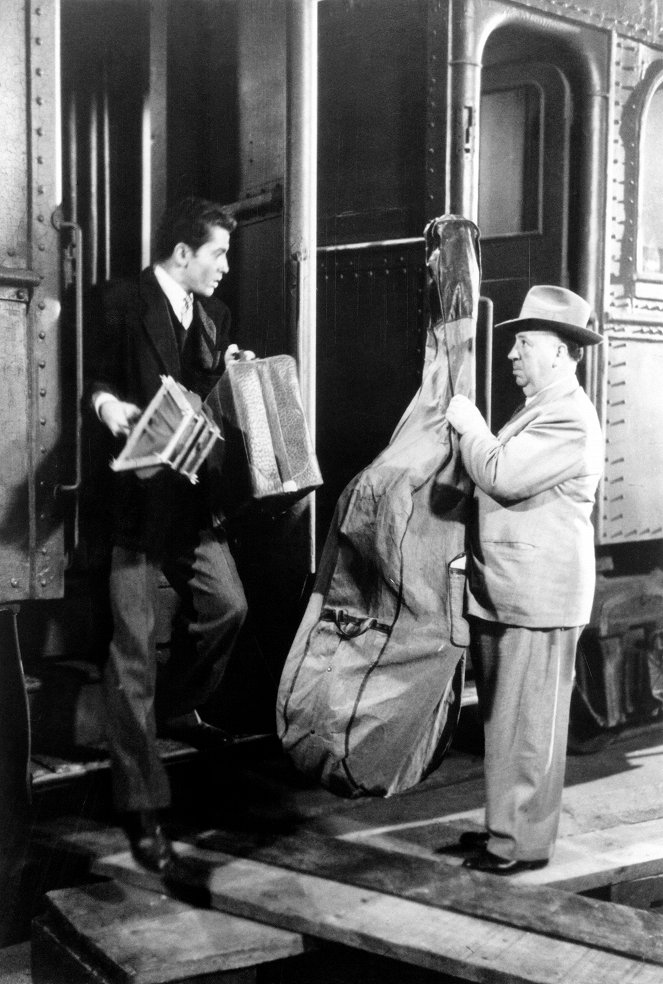 Extraños en un tren - De la película