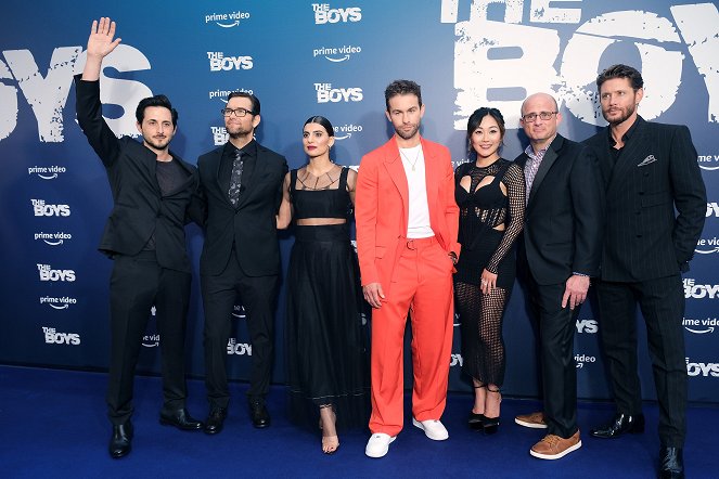 The Boys - Season 3 - Veranstaltungen - The Boys season 3 Special Screening in Paris - Tomer Capone, Antony Starr, Claudia Doumit, Chace Crawford, Karen Fukuhara, Eric Kripke, Jensen Ackles