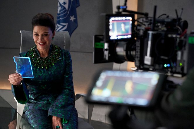 The Expanse - Mother - Making of - Shohreh Aghdashloo