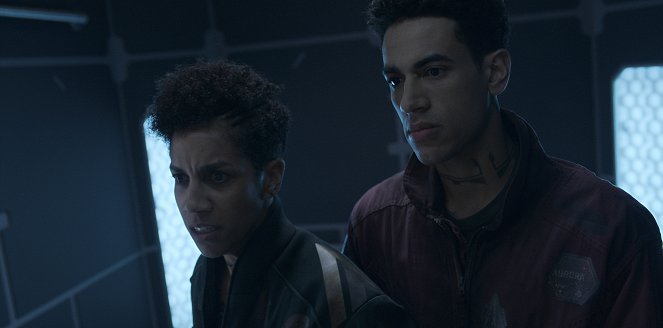 The Expanse - Down and Out - Filmfotos - Dominique Tipper, Jasai Chase-Owens