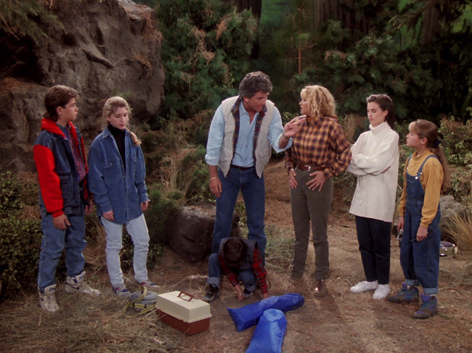 Step by Step - Into the Woods - Photos - Brandon Call, Staci Keanan, Patrick Duffy, Suzanne Somers, Angela Watson, Christine Lakin