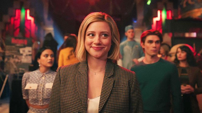 Riverdale - Chapter One Hundred and Twelve: American Psychos - Photos - Lili Reinhart