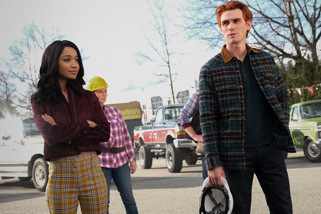 Riverdale - Chapter One Hundred and Ten: Things That Go Bump in the Night - Filmfotók - Erinn Westbrook, K.J. Apa
