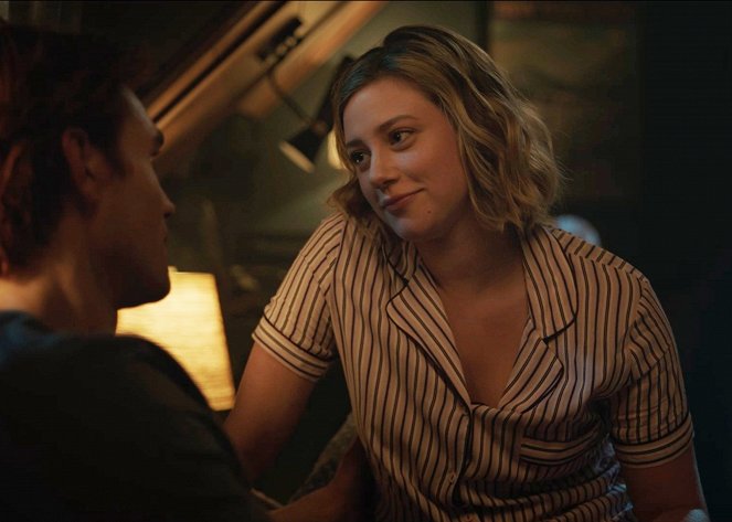 Riverdale - Chapter One Hundred and Ten: Things That Go Bump in the Night - Photos - Lili Reinhart