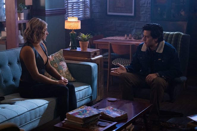 Riverdale - Chapter One Hundred and Nine: Venomous - Photos - Lili Reinhart, Cole Sprouse