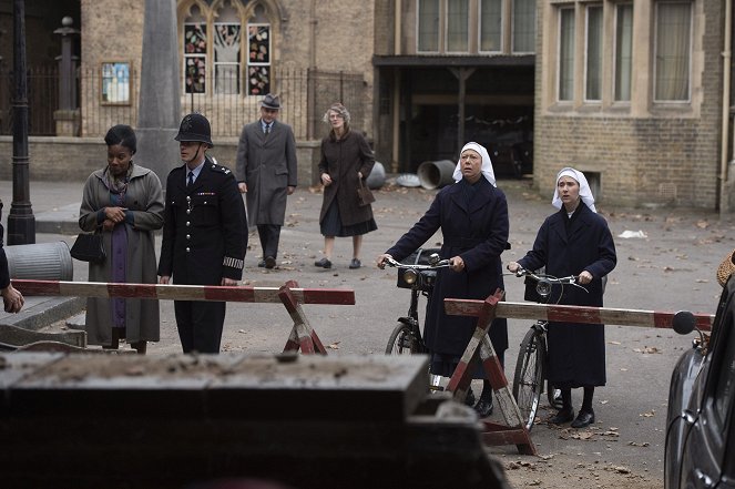 Call the Midwife - Episode 7 - Photos - Jenny Agutter, Bryony Hannah