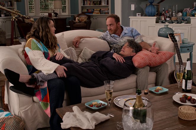 Grace and Frankie - The Psychic - Photos