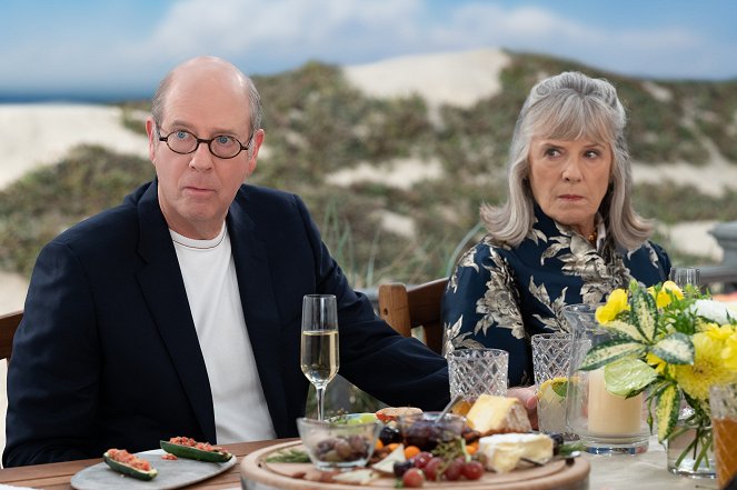 Grace and Frankie - The Horrible Family - Van film