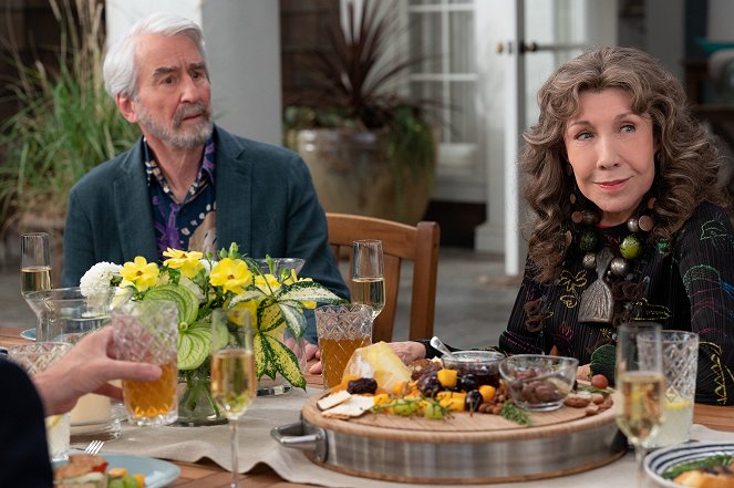 Grace and Frankie - The Horrible Family - Photos