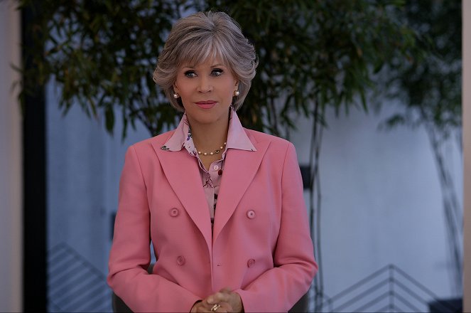 Grace and Frankie - The Fake Funeral - Photos