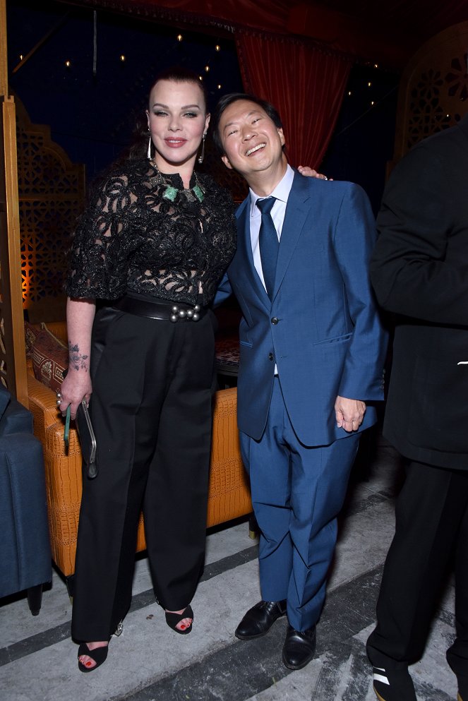 Pentavirát - Z akcí - Pentaverate Premiere + After Party at The Hollywood Roosevelt on May 04, 2022 in Los Angeles, California - Debi Mazar, Ken Jeong