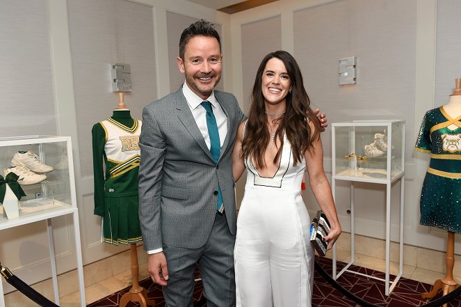 Maturitní ročník - Z akcií - Netflix Senior Year Special Screening and Reception at The London West Hollywood at Beverly Hills on May 10, 2022 in West Hollywood, California - Alex Hardcastle, Mary Holland