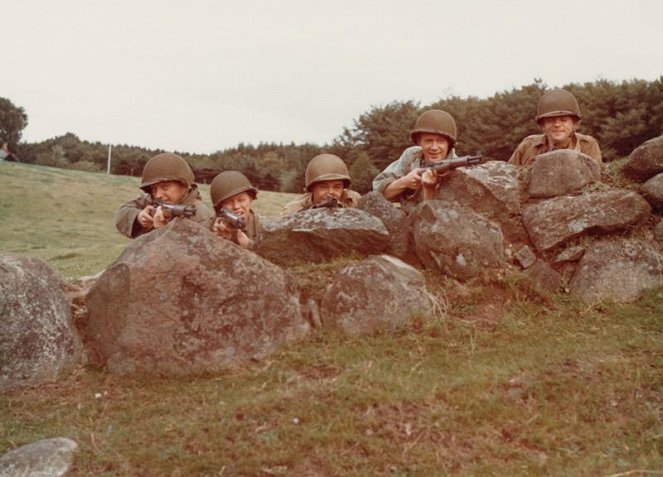 Soldaterkammerater på efterårsmanøvre - Filmfotos