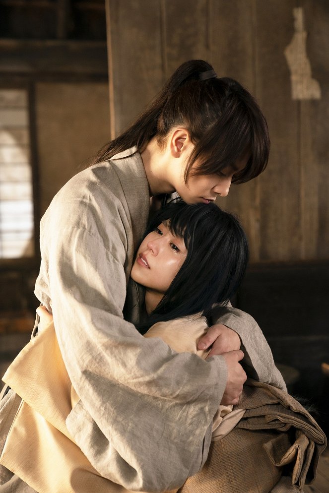 Potulný samuraj Kenšin: Počátek - Z filmu - Takeru Sató, Kasumi Arimura