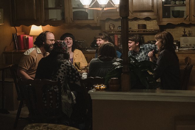 Stranger Things - Chapter Three: The Monster and the Superhero - Photos - Brett Gelman, Finn Wolfhard, Millie Bobby Brown, Noah Schnapp, Winona Ryder