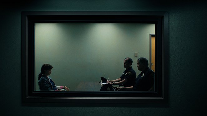 Stranger Things - Chapitre trois : Le monstre et la superhéroïne - Film - Millie Bobby Brown, Manny Rubio, John Trejo