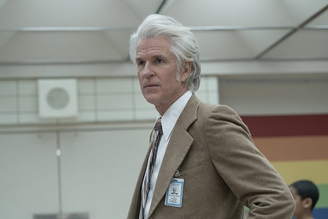 Stranger Things - Chapter Five: The Nina Project - Photos - Matthew Modine