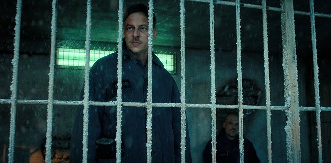 Stranger Things - Chapter Five: The Nina Project - Photos - Tom Wlaschiha, David Harbour
