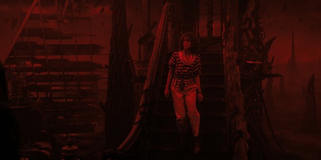 Stranger Things - Chapter Seven: The Massacre at Hawkins Lab - Photos - Natalia Dyer