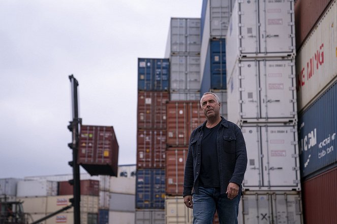 Bosch: Legacy - Chain of Authenticity - Photos - Titus Welliver