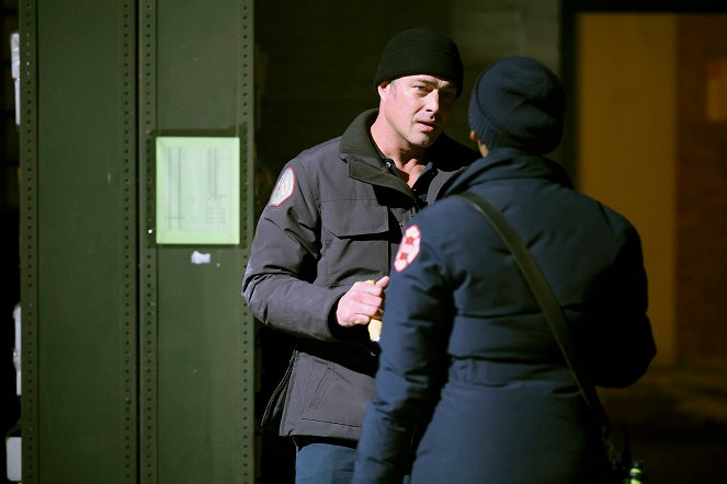 Chicago Fire - The Missing Piece - Van film - Taylor Kinney